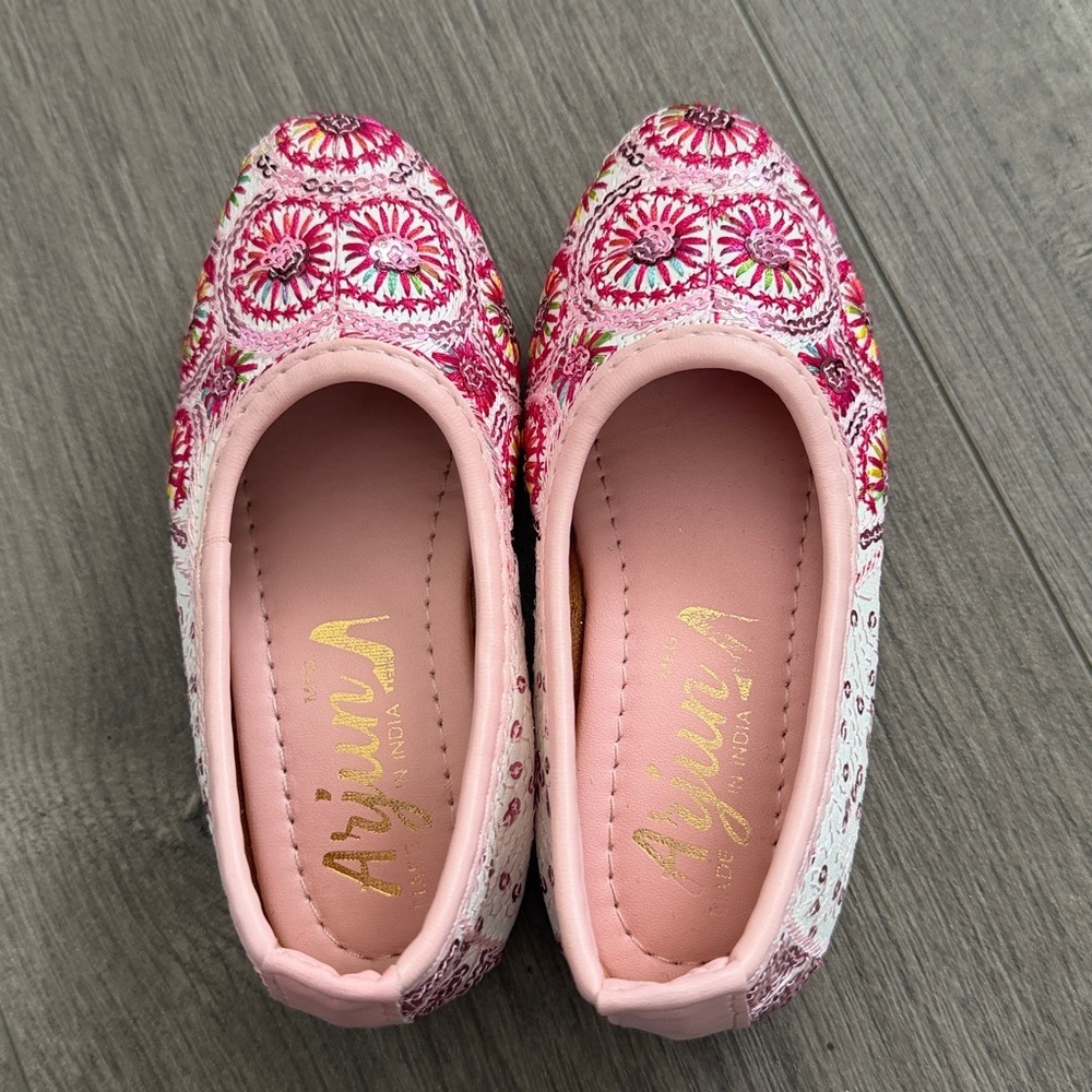 Pink Embroidered boho Indian baby girl Shoes size 4 - Picture 4 of 6